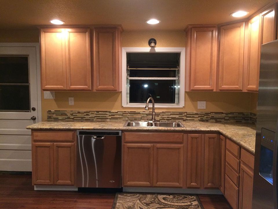 Upgraded Kitchen with New cabinets and granite counter tops