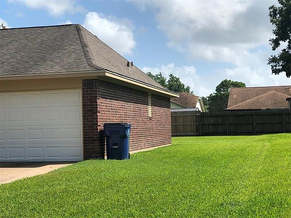 3rd image of 7215 Robin Ln