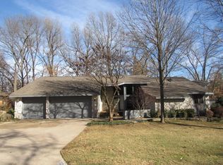 1522 S Cedar Ridge St, Springfield, MO 65809