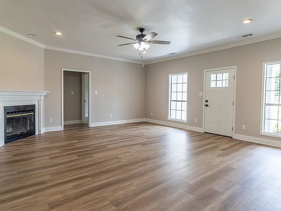 4th image of 2720 Twin Oaks Rd