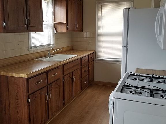 5th image of 416 Garfield St