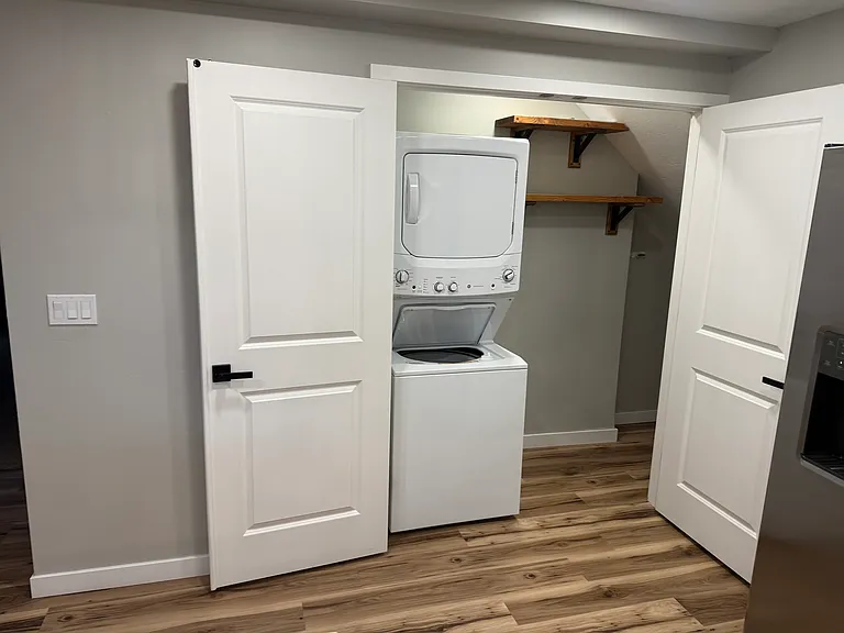 136 S 3000 W — Photo 10