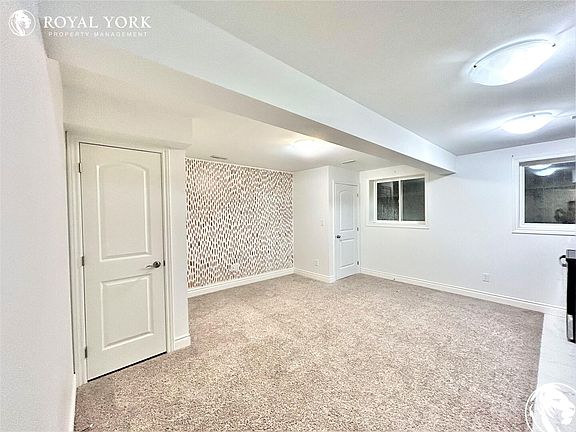 3rd image of 133 Lambert St #2