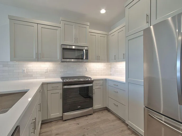 5617 SE Logan Ln — Photo 17