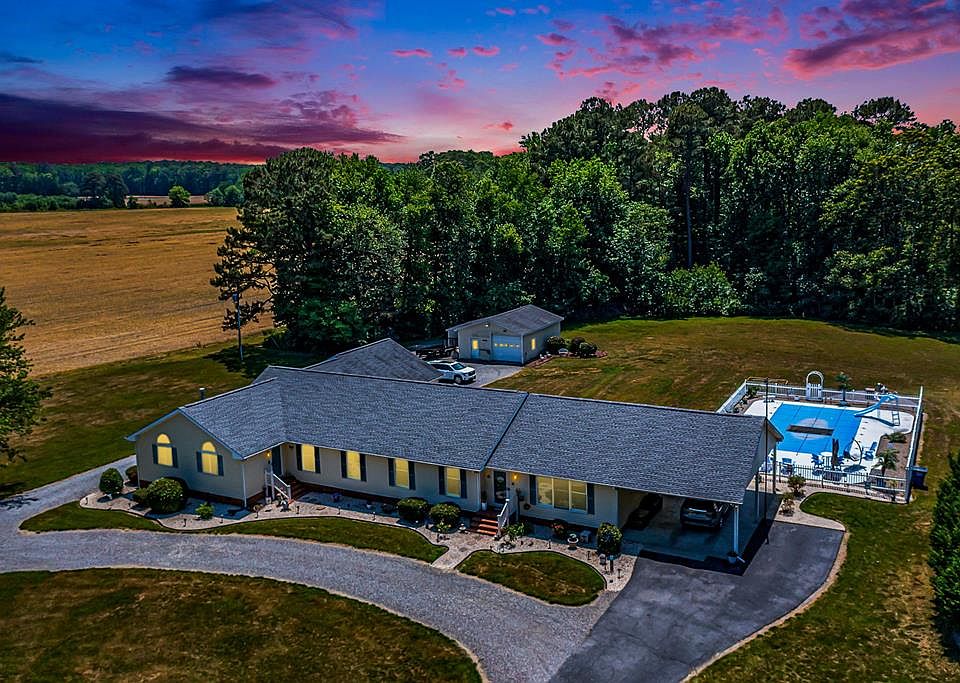 1st image of 4400 Hacks Neck Rd