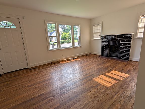 3rd image of 2500 Alameda St