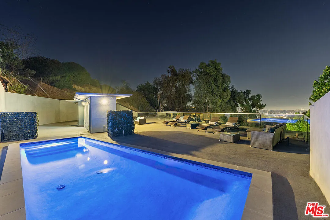 5 bed, 6.0 bath, 5700 sqft, $22,500 — Photo 4