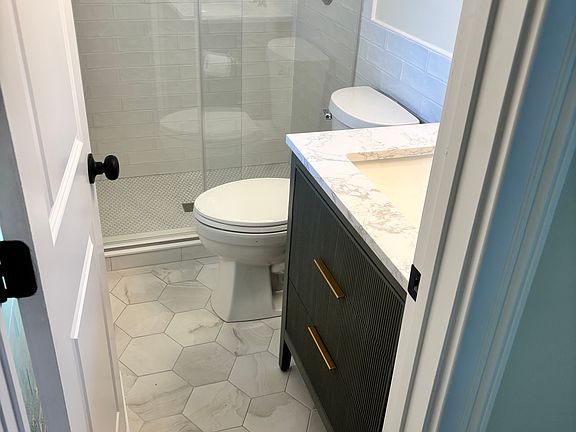 3rd image of 1047 Yeamans Hall Rd