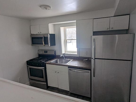 3rd image of 506 Bridgeboro St