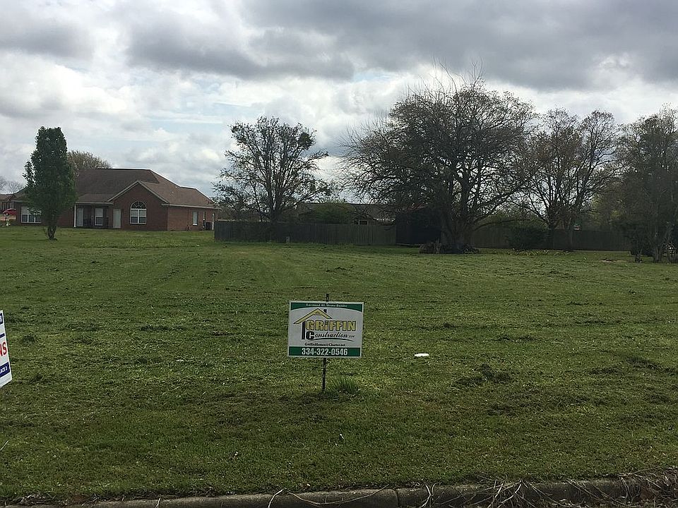 Large flat building lot!