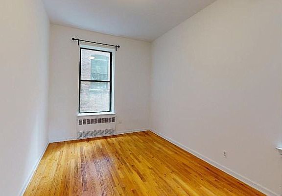 4th image of 310 W 80th St APT 6F