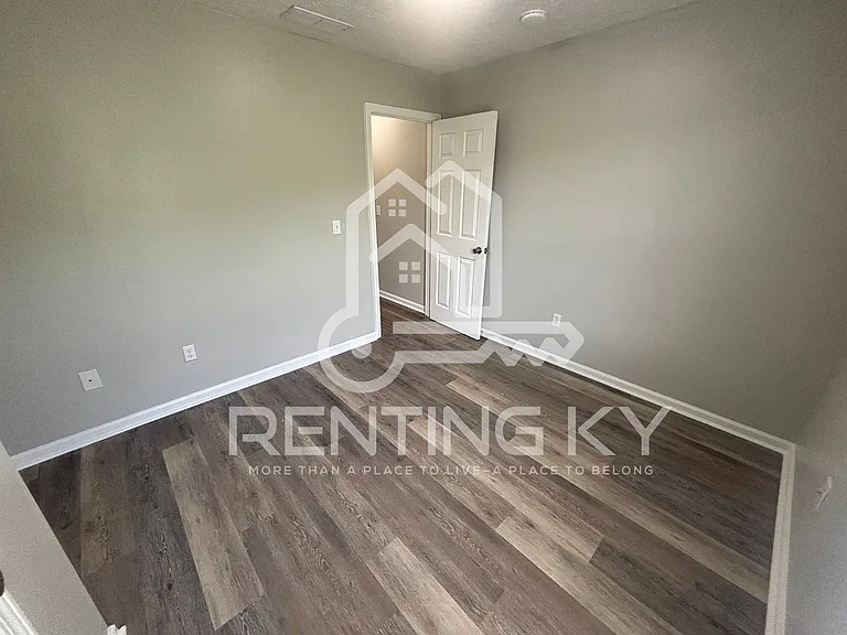 1419 Westwood Dr — Photo 12
