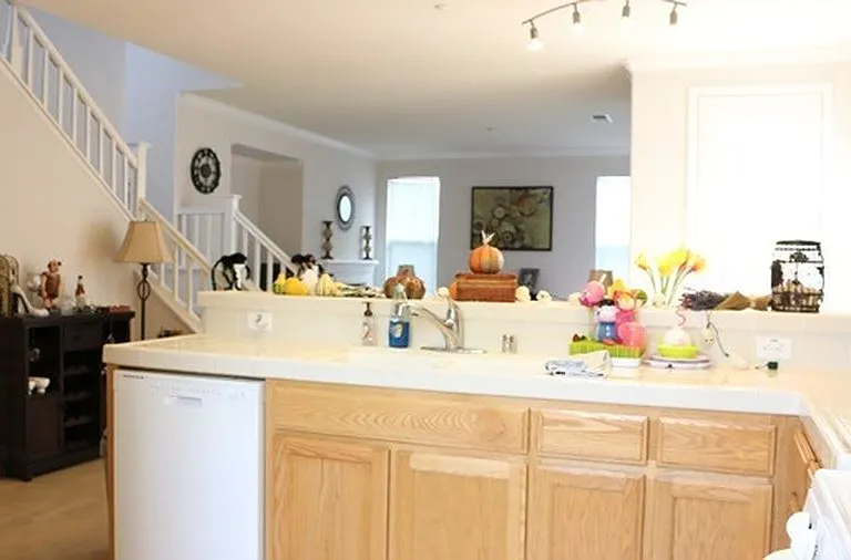 7861 Dickens Way — Photo 6