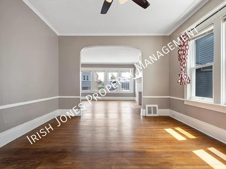 2518 Delaware Ave — Photo 8