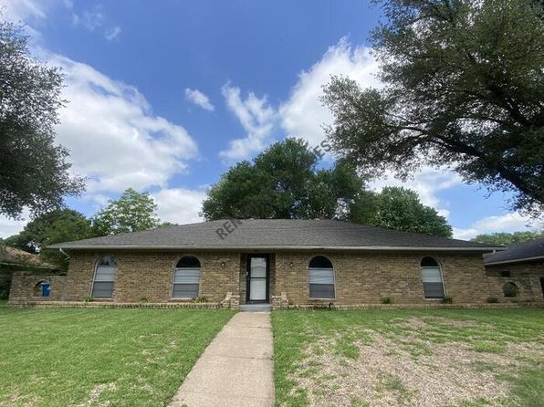 1033 Rosewood Dr