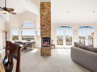 4252 Harbour Island Ln, Oxnard, CA 93035