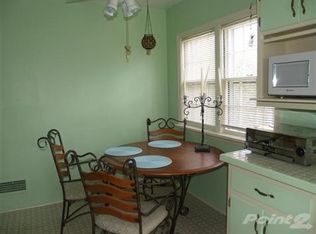 990 Hickory Hill Dr, Green Bay, WI 54304