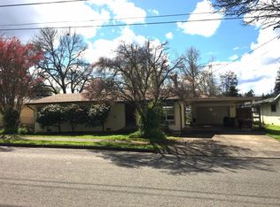 1225 S 8th St, Cottage Grove, OR 97424