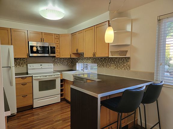 5th image of 14018 Greenwood Ave N #14020