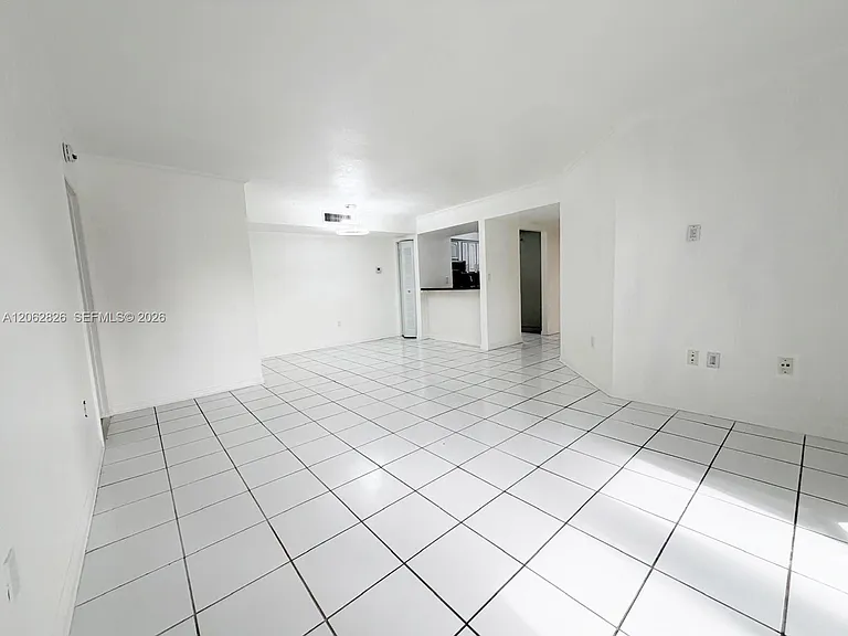 20681 NE 4th Pl #101 — Photo 6