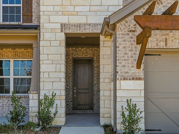 3rd image of 2504 Brandi Ln