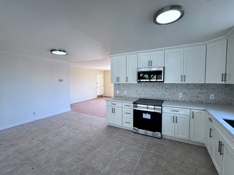 6199 Plymouth Ave — Photo 13