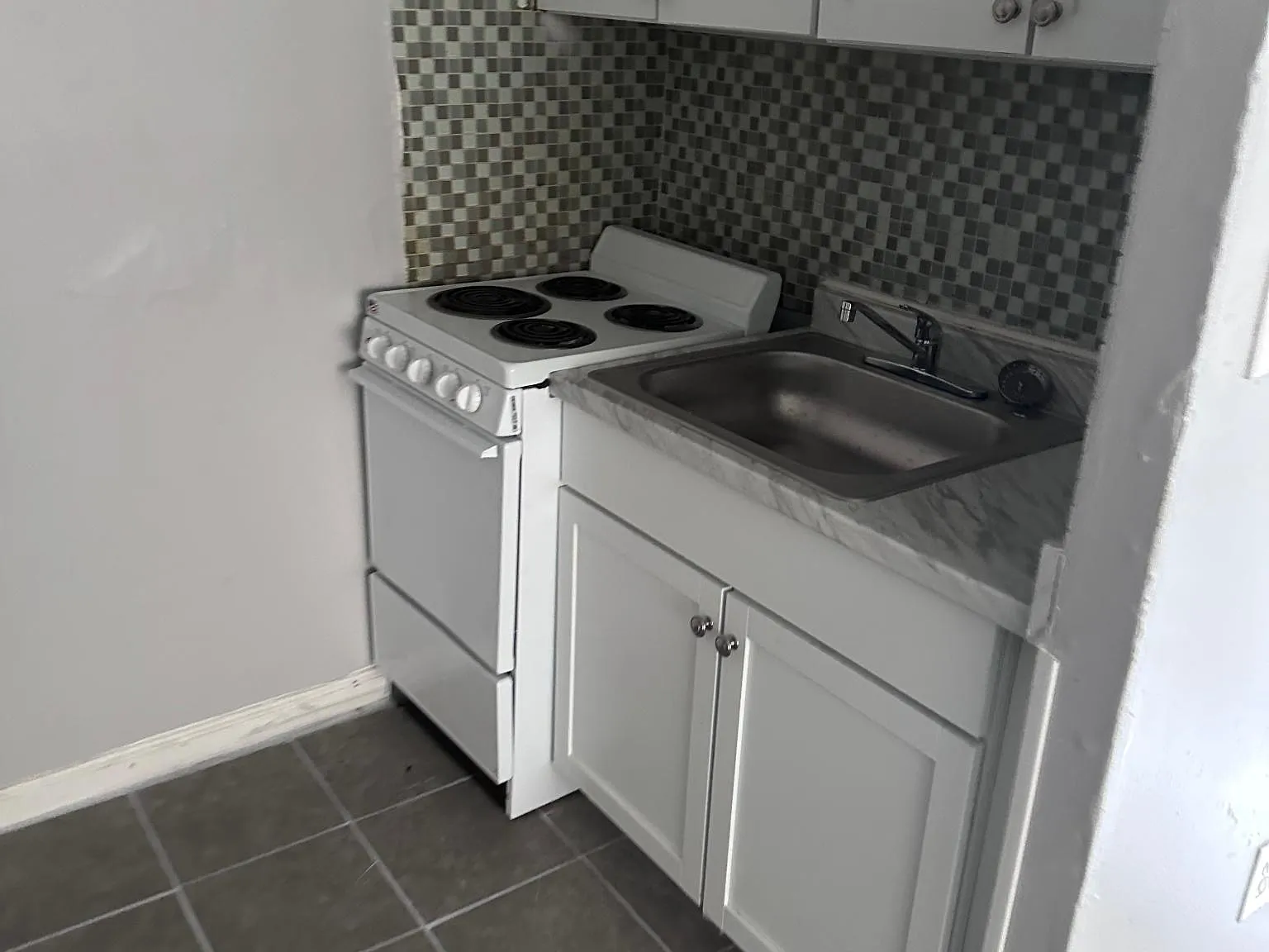 1 bed, 800 sqft, $600 — Photo 3