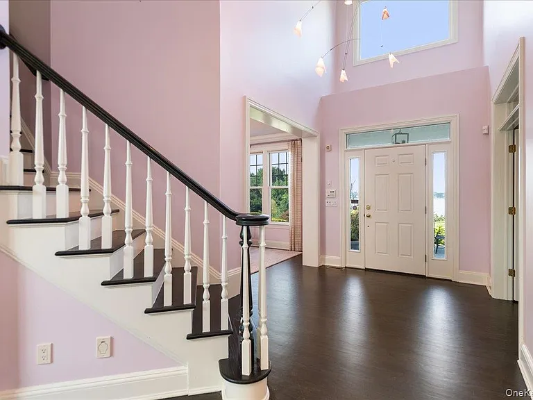 53 Pembroke Dr — Photo 6