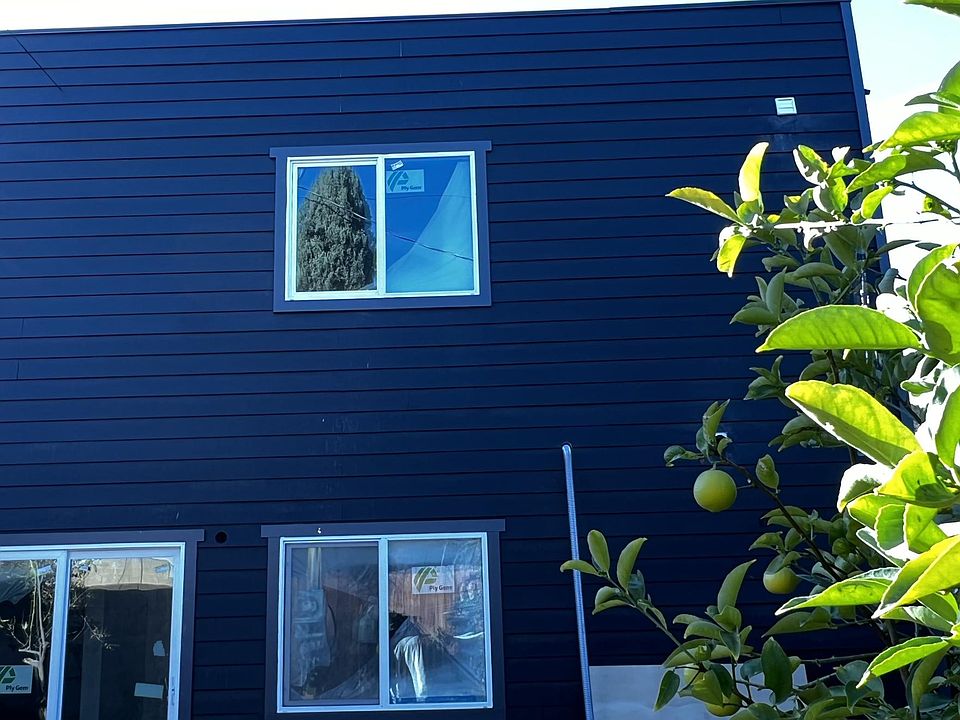 2nd image of 4005.5 Sequoia St