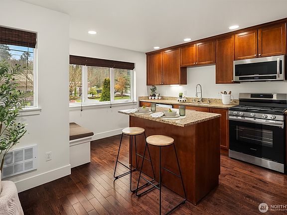 3rd image of 5955 Delridge Way SW