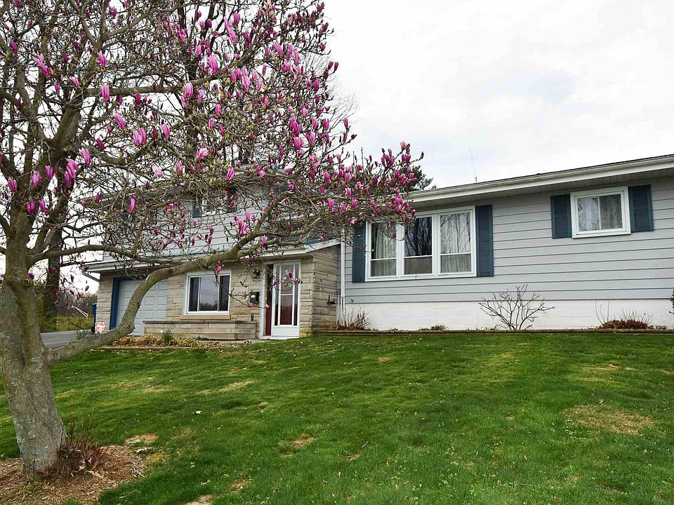 1st image of 3707 Oak Leaf Dr