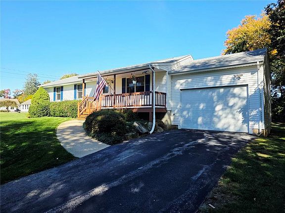 3rd image of 9 Courtney Ln