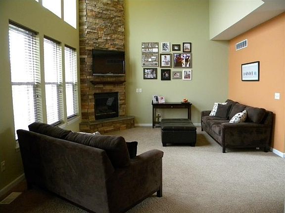 3rd image of 7821 New England Ct