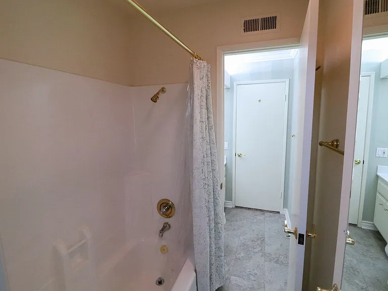 1050 Pacifica Dr — Photo 33