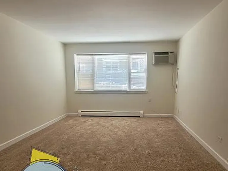1039 College - apartments and offices for rent — Photo 19