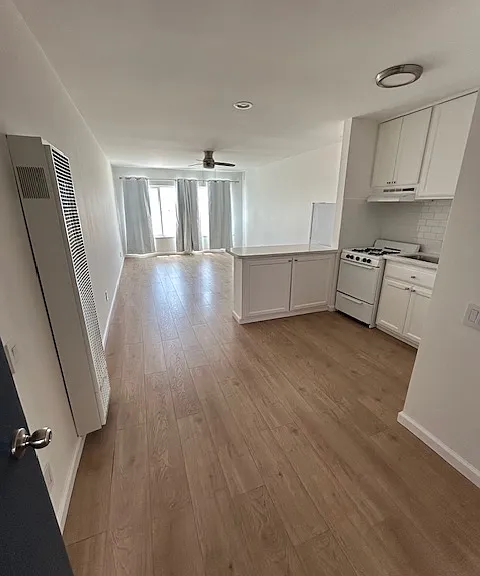 Beach House Apartments — Photo 17