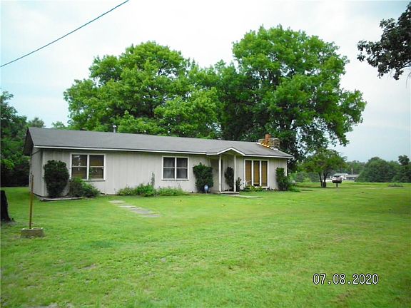 2nd image of 2701 Lakeland Dr