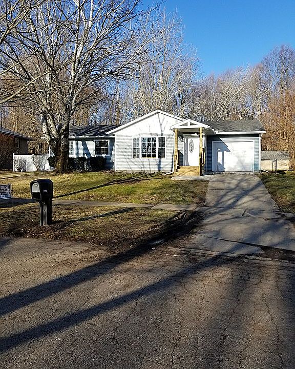 1st image of 923 Kensington Dr