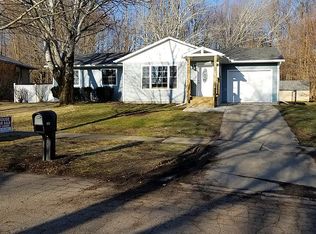 923 Kensington Dr, Niles, MI 49120