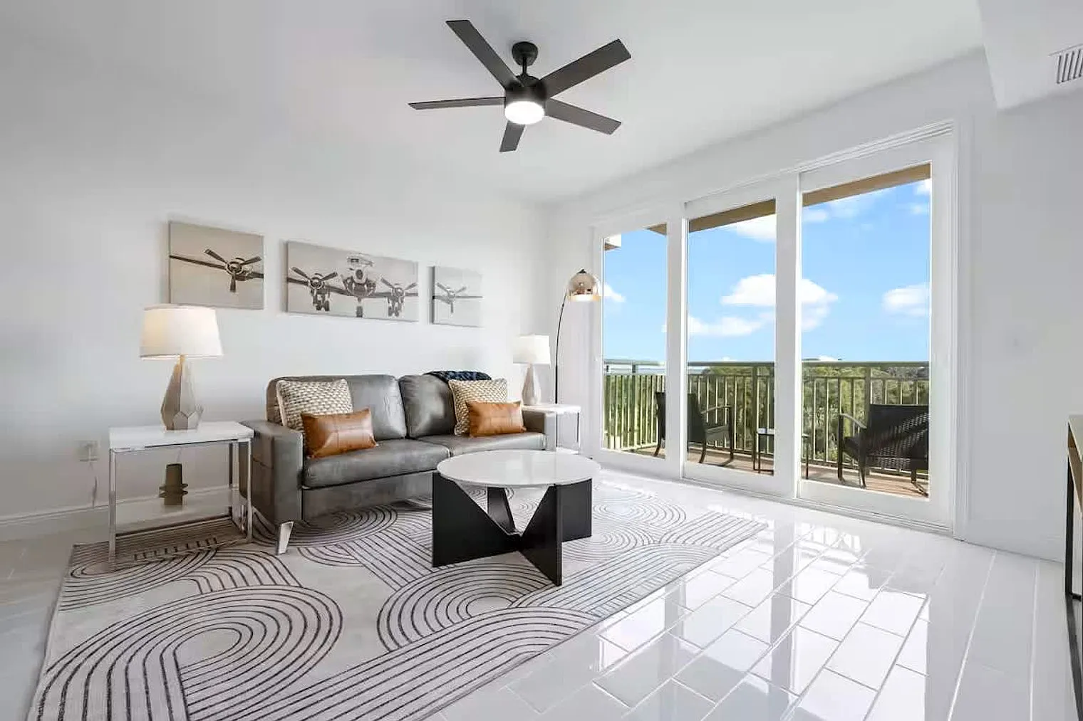 5 bed, 5.0 bath, 2960 sqft, $8,874 — Photo 3