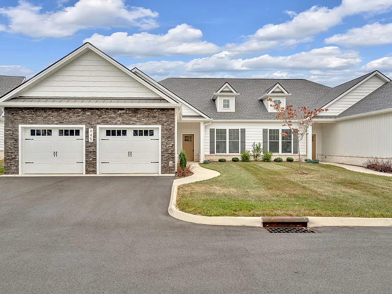 Wilson Knob View Condominiums — Photo 1