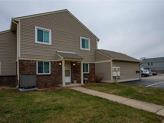 2nd image of 4919 Oakbrook Ct #22