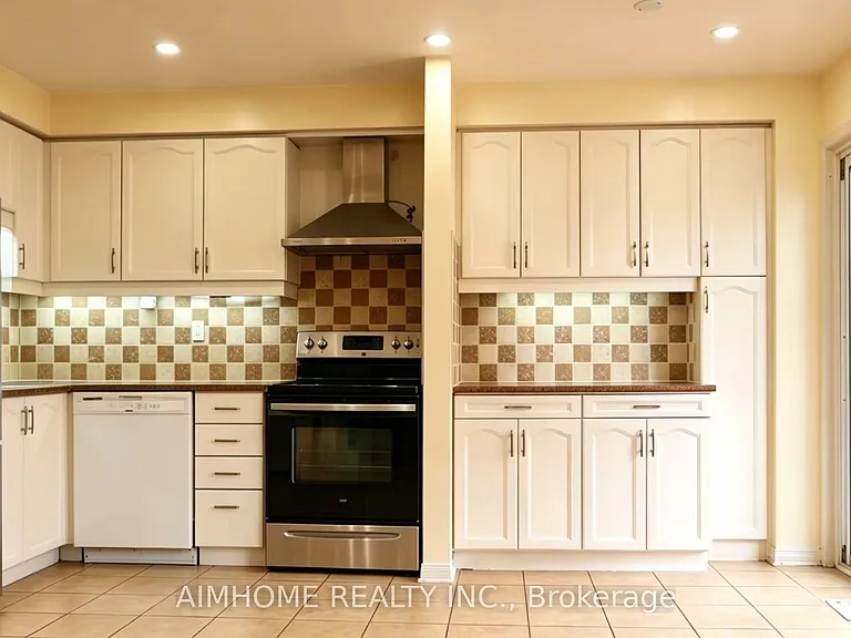 6905 Glory Ct — Photo 2