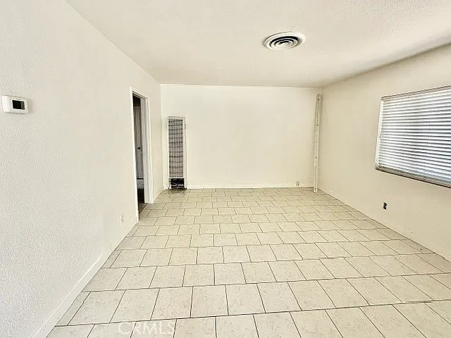 3 bed, 1.5 bath, 1512 sqft, $3,100 — Photo 4