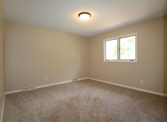 4th image of 515 W Court St