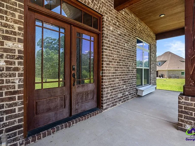 1052 Chattahoochee Dr — Photo 4