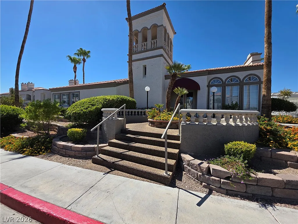 2 bed, 2.0 bath, 981 sqft, $1,450 — Photo 3