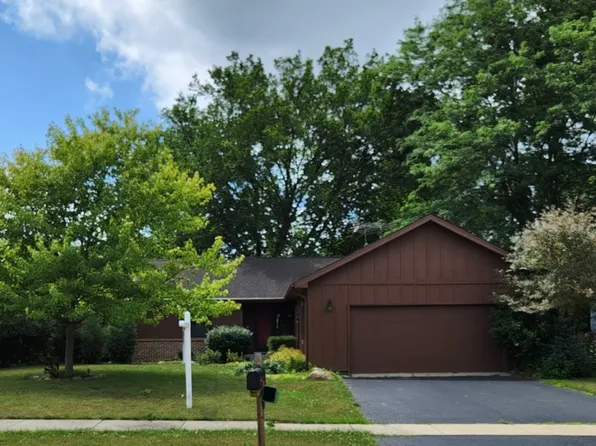 590 Plumtree Ln, Antioch, IL 60002