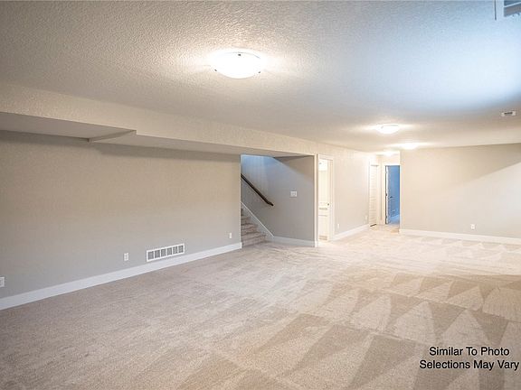 3rd image of 1020 W Trace Dr