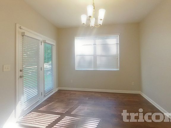 3rd image of 474 Lake Ridge Ln